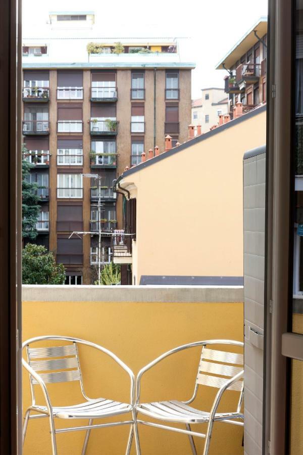 Bright House In Milan Appartement Buitenkant foto
