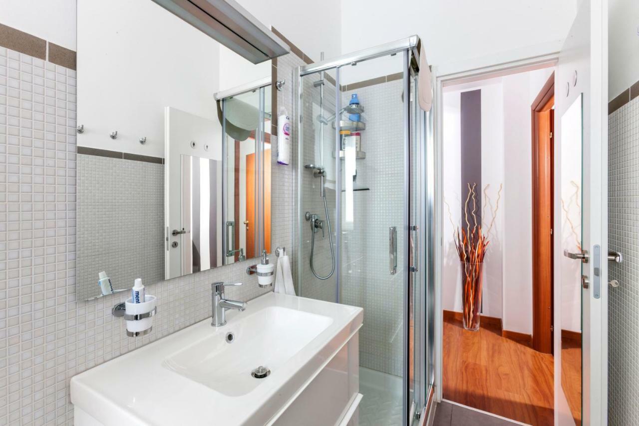Bright House In Milan Appartement Buitenkant foto