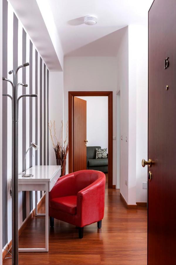 Bright House In Milan Appartement Buitenkant foto