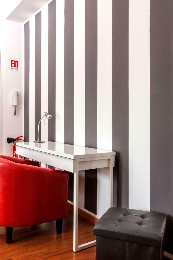 Bright House In Milan Appartement Buitenkant foto