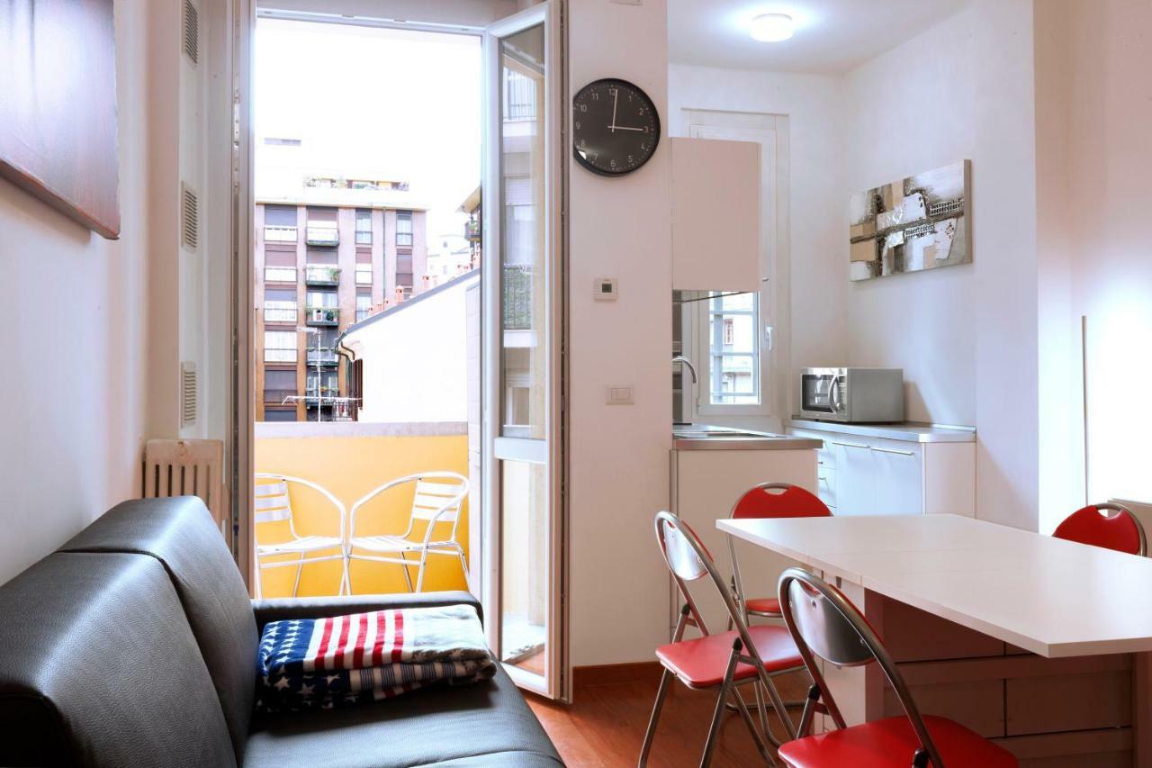 Bright House In Milan Appartement Buitenkant foto