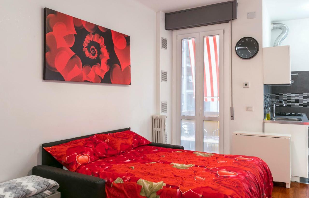 Bright House In Milan Appartement Buitenkant foto